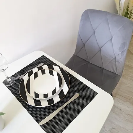 Luxueuse Avec Piscine Et Jardin Verdoyent *